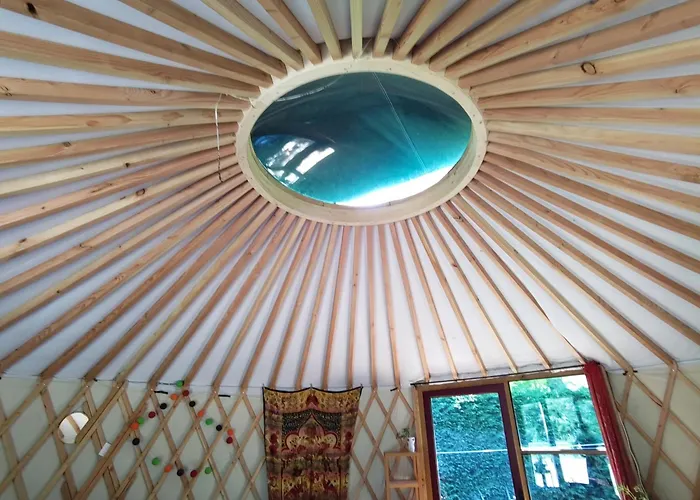 Οργανωμένο κάμπινγκ Yourte